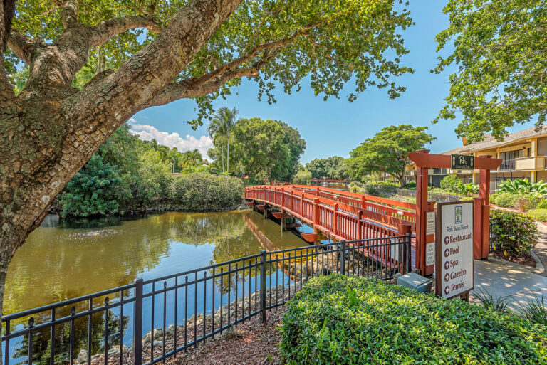 Immobilienangebote Park Shore Resort Naples. Immobilien, Wohnungen in ParkShore Resort kaufen und verkaufen