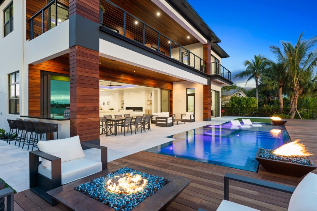 Immobilien Pine Ridge Naples und exklusive Häuser Pine Ridge Naples kaufen mit Posh International Properties, Ihr Makler Florida, Kirsten Prizzi