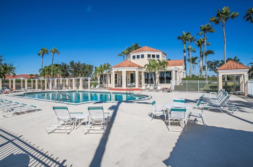 Haeuser und Wohnungen Emerald Lakes Naples kaufen, Immobilien Emerald Lakes Naples
