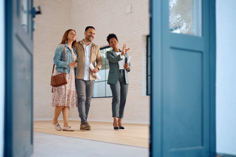 Die führenden Makler Florida — Posh International ist auf die Vermittlung von hochwertigen Wohnimmobilien in bevorzugten Lagen spezialisiert. Beim Verkauf Ihrer Immobilien in Florida ist es wichtig eine erfahrenen Immobilienexperten an Ihrer Seite zu haben.