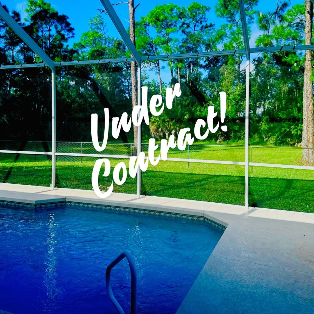 25566 Luci Dr, Bonita Springs: Einfamilienhaus mit Pool auf 1. 25 Acres, 3 Schlafzimmer + Arbeitszimmer, 2 Baeder und 3 Garagenstellplaetze