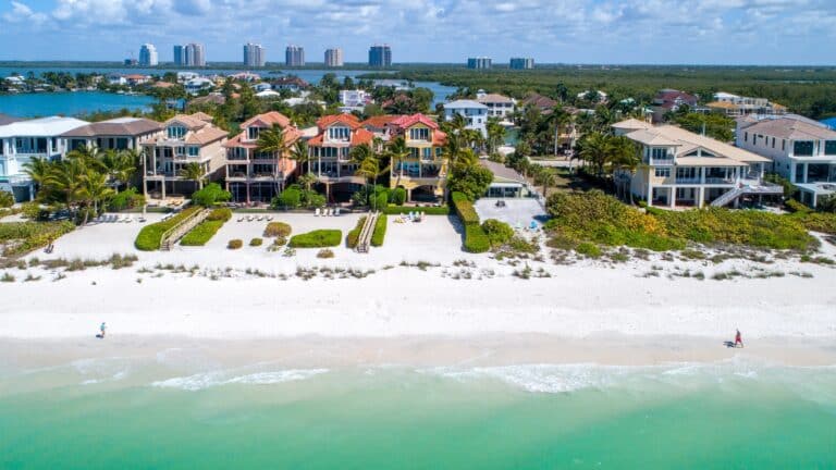 Sicht vom Golf of Mexico auf Bonita Springs Florida