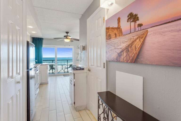 Wohnung mit Blick auf das Meer in Florida mit blauen Himmel
