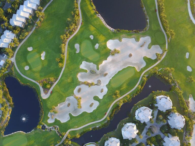 Blick von oeben auf einen Golf Club in Florida